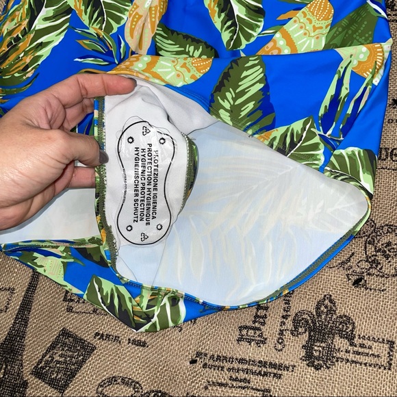 Daci NWT! Blue/Multi Palm Print Cold The Shoulder Swimsuit Size XXL - Picture 9 of 11